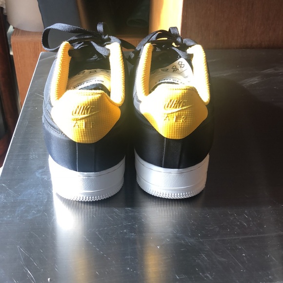 Nike Air Force 1 - Picture 4 of 5